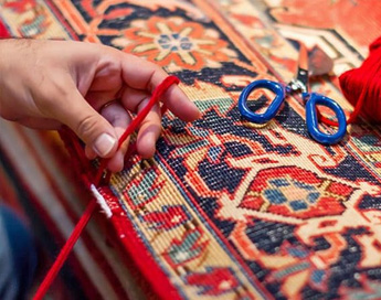 خدمات تخصصی و حرفه ای رفوی فرش در قالیشویی جمکران قم